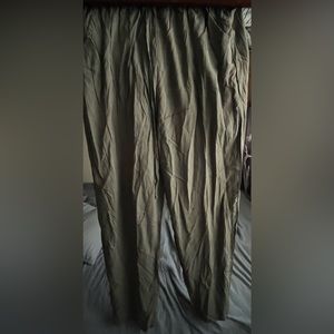 Green fabric pants, never worn before, of good quality, perfect for summer